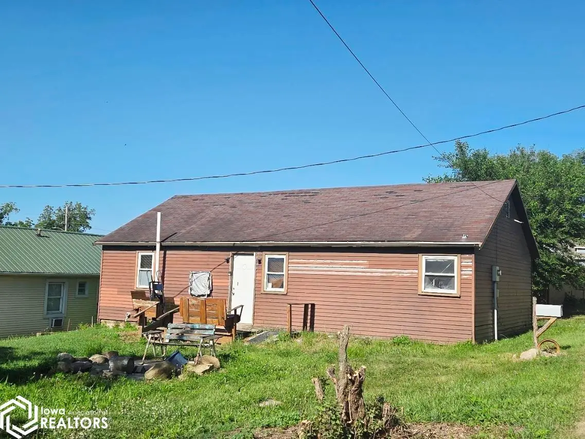 317 1/2 S Jackson Street, Osceola, IA 50213 - #1