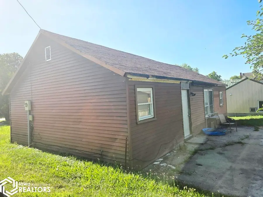 317 1/2 S Jackson Street, Osceola, IA 50213 - #3