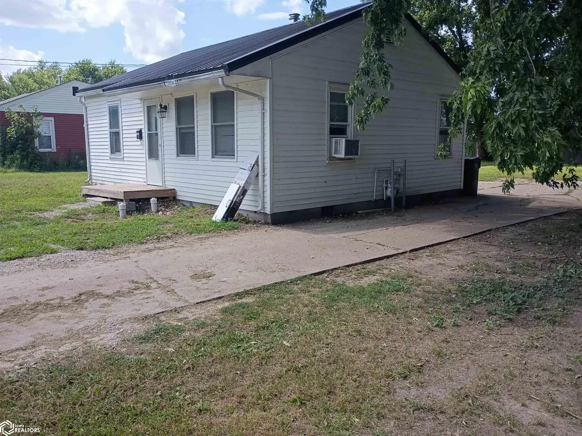 1421 Swanson, Ottumwa, IA 52501 - #1