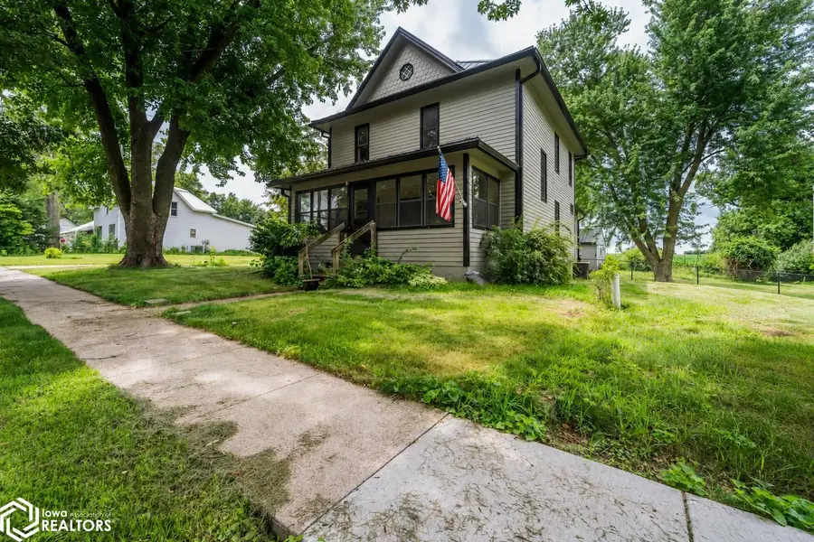 315 S Pine Street, Zearing, IA 50278 - #3