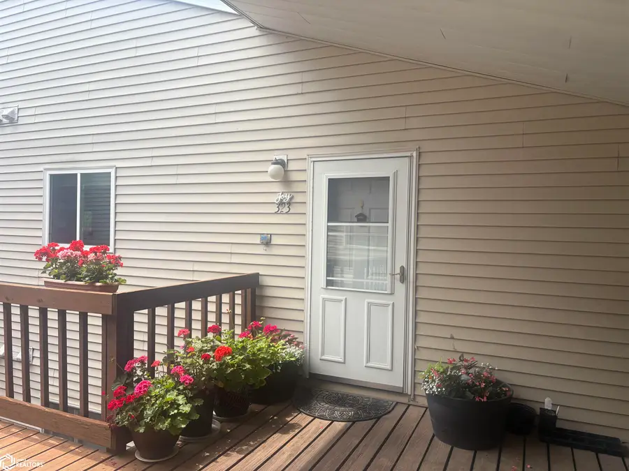701 E Lowe #323 #323, Fairfield, IA 52556 - #2