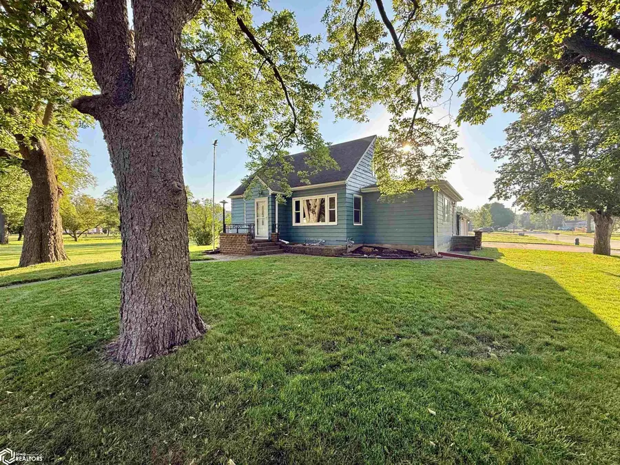 909 S Chestnut Street, Jefferson, IA 50129 - #2