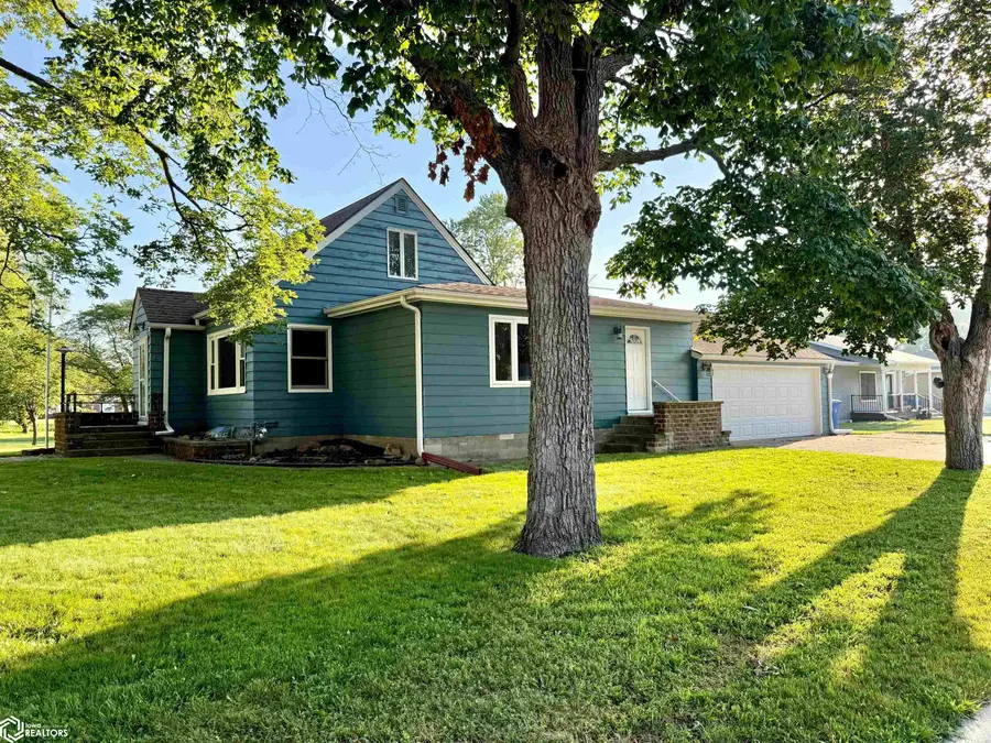 909 S Chestnut Street, Jefferson, IA 50129 - #3