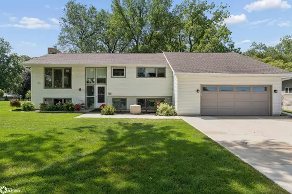 1703 1st Ave N, Clear Lake, IA 50428