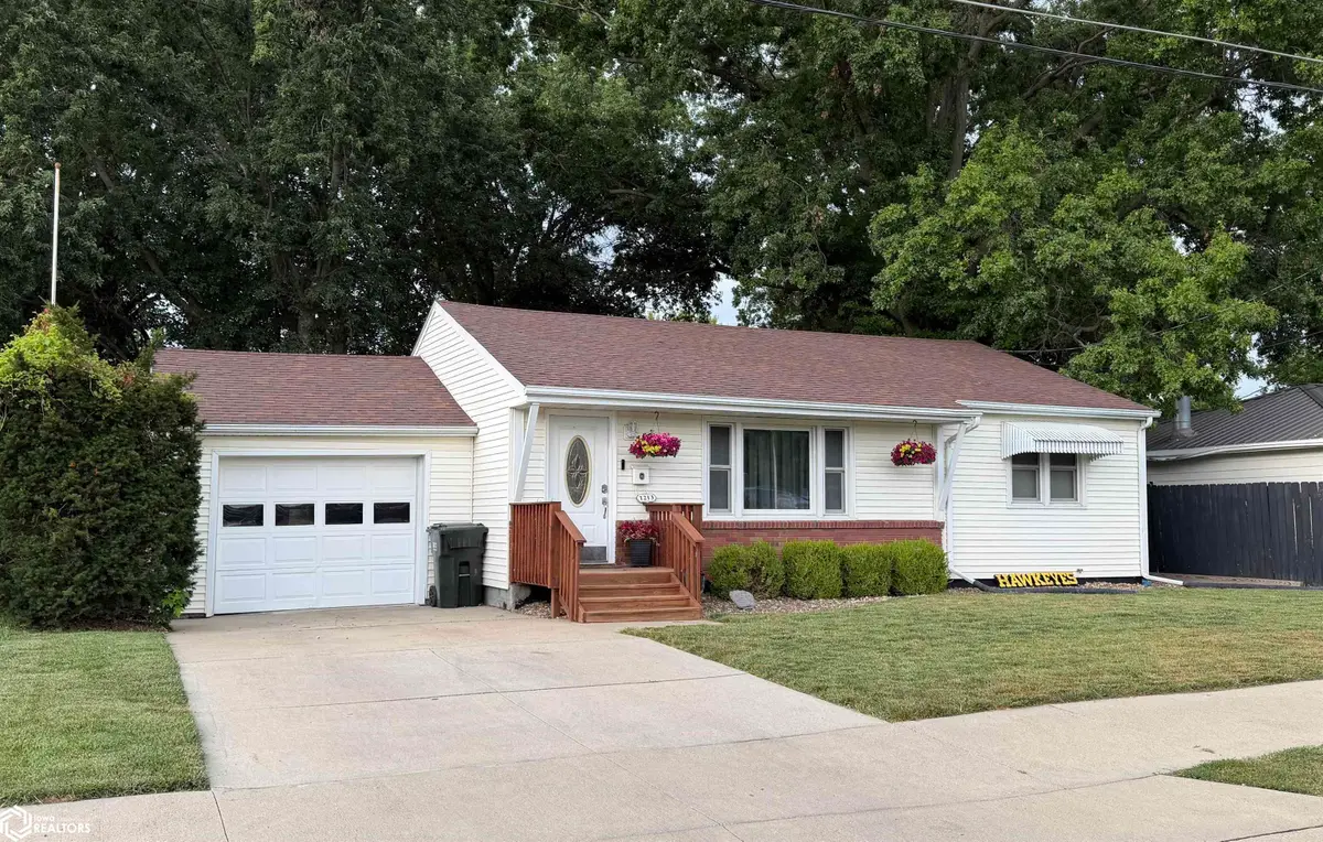 1213 E Avenue E, Oskaloosa, IA 52577 - #1