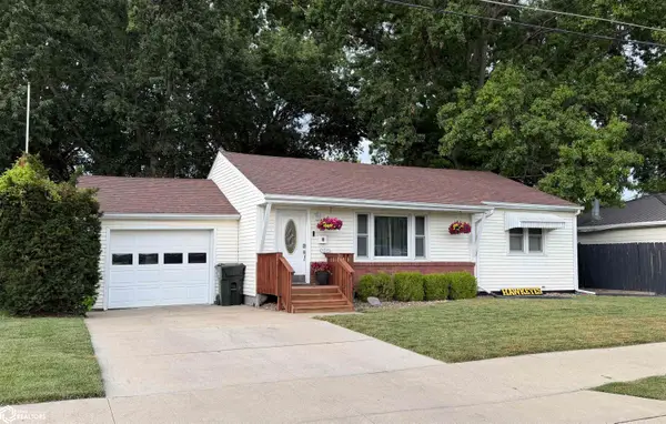 1213 E Avenue E, Oskaloosa, IA 52577