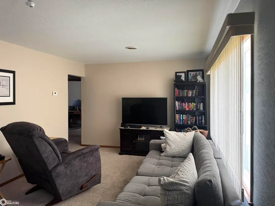 400 East Grant Street, Osceola, IA 50213 - #2