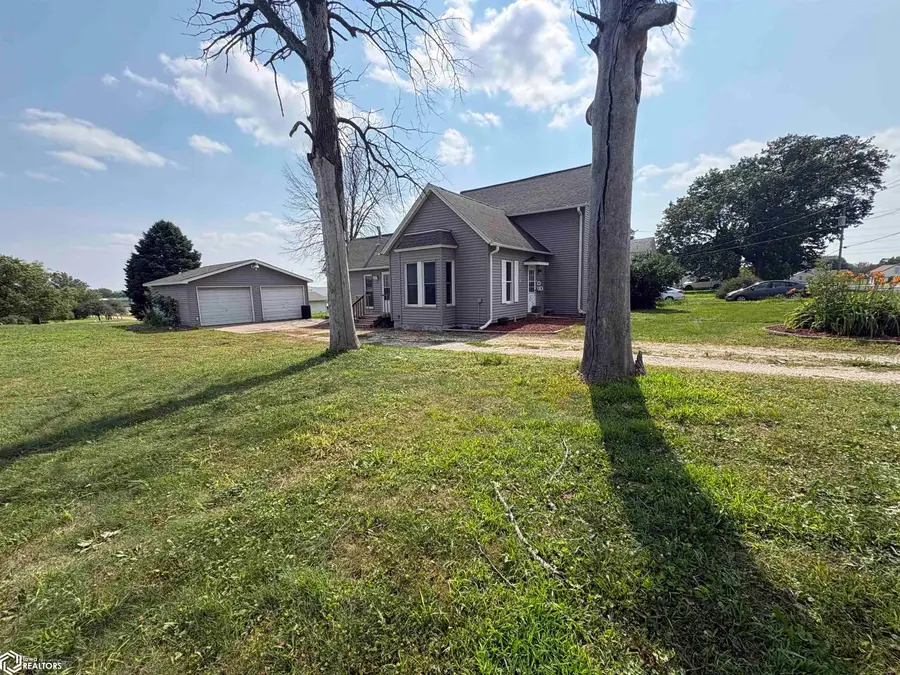 1905 14th Avenue, Eldora, IA 50627 - #3