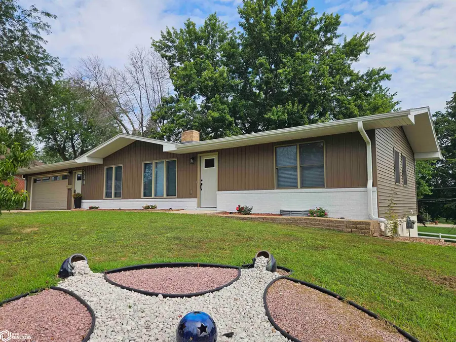 530 W 18th Street, Carroll, IA 51401 - #2
