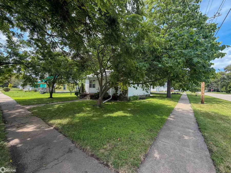 1121 3rd Avenue E, Albia, IA 52531 - #3
