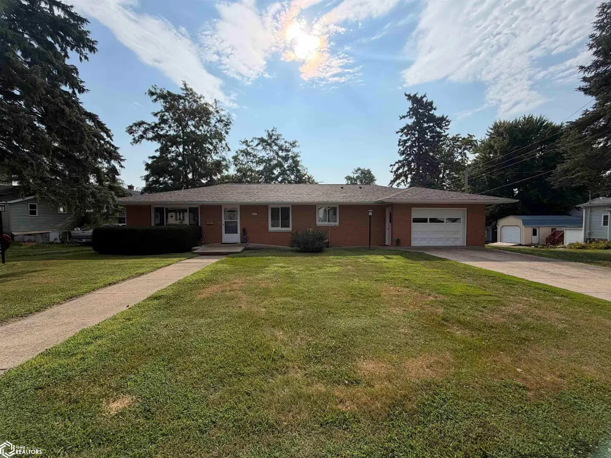 411 N 15th Street, Centerville, IA 52544 - #1
