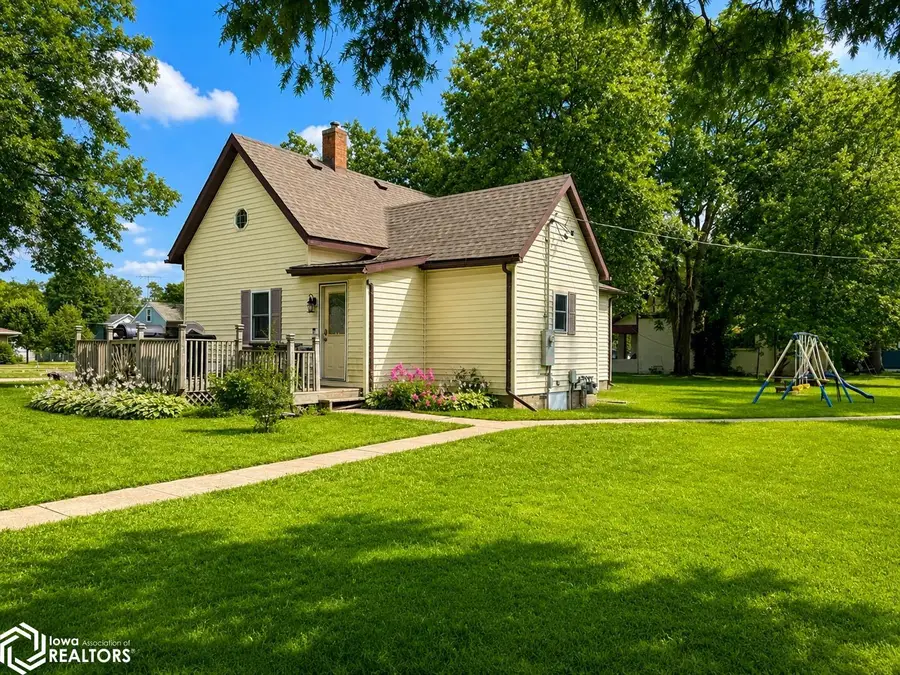 108 N 6th St, Northwood, IA 50459 - #2