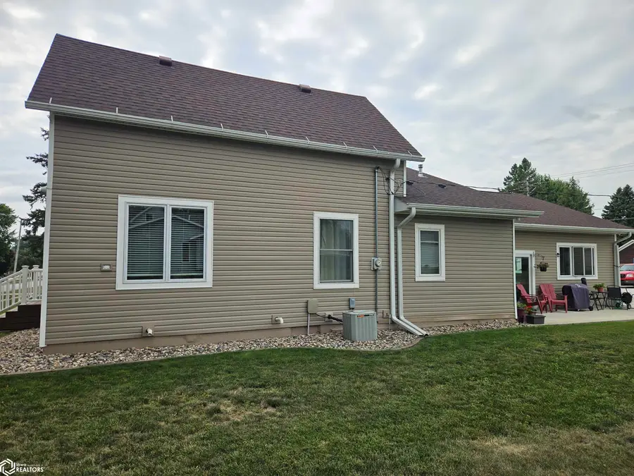809 N Clark Street, Carroll, IA 51401 - #2