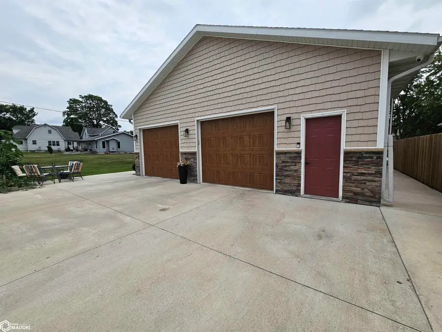 809 N Clark Street, Carroll, IA 51401 - #3