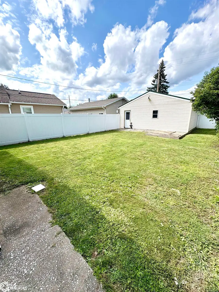 714 Hedge Avenue, Burlington, IA 52601 - #2