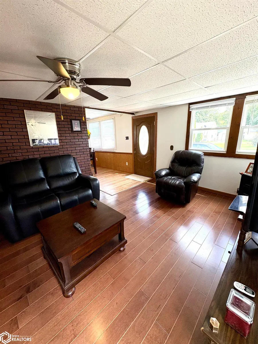 714 Hedge Avenue, Burlington, IA 52601 - #3