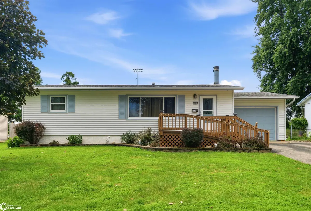 501 Dennis Drive, Marshalltown, IA 50158 - #1