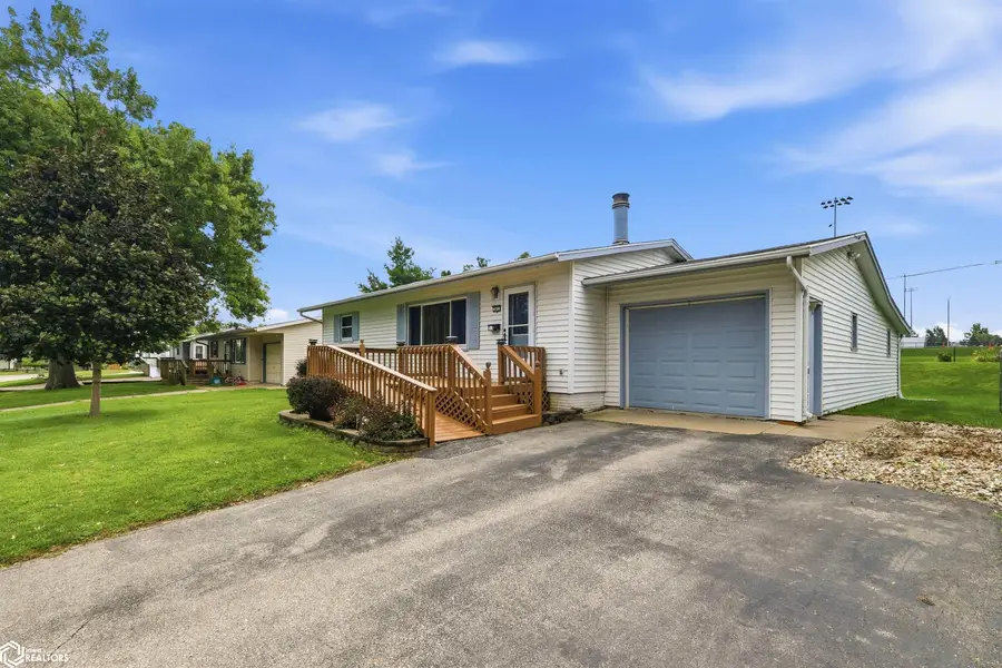 501 Dennis Drive, Marshalltown, IA 50158 - #2