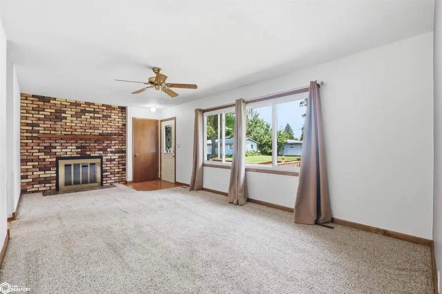 501 Dennis Drive, Marshalltown, IA 50158 - #3