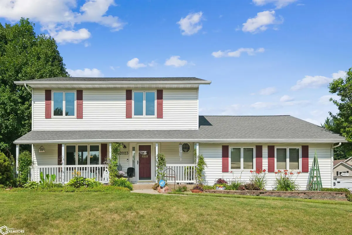 2023 Edgebrook Drive, Marshalltown, IA 50158 - #1