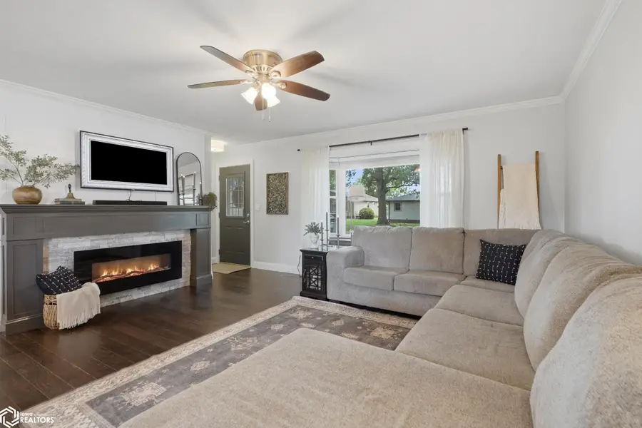 519 S 2nd Avenue, Danville, IA 52623 - #3