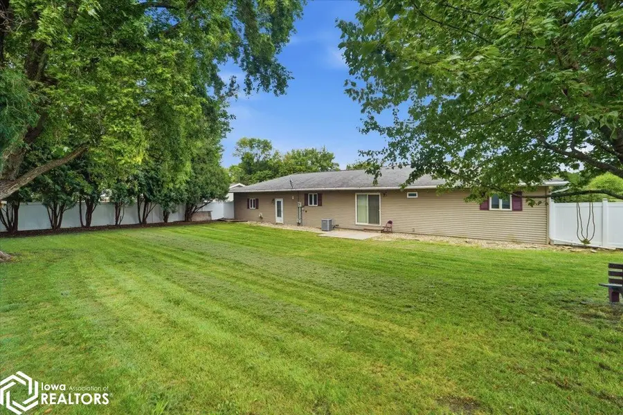 1002 7th Street, Eldora, IA 50627 - #3