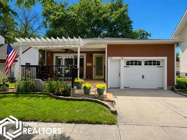 209 S 9th Street, Clear Lake, IA 50428