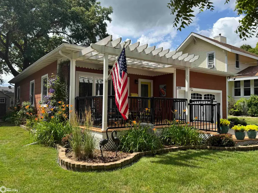 209 S 9th Street, Clear Lake, IA 50428 - #3