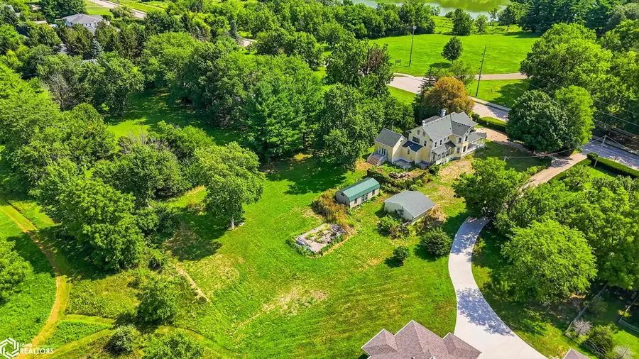 1008 N B Street, Fairfield, IA 52556 - #2