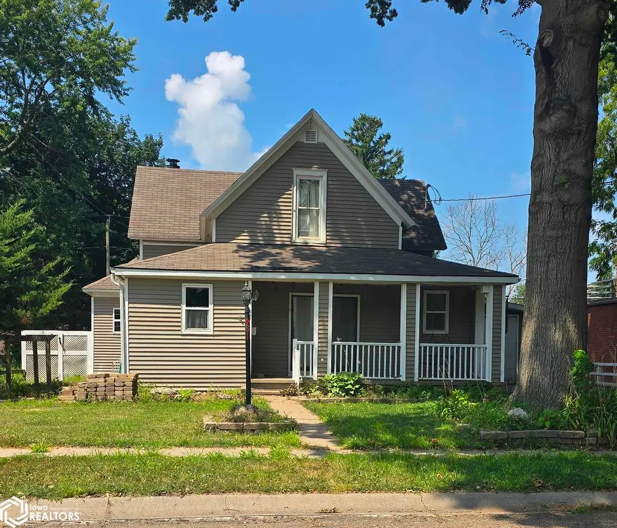 437 N 10th Street, Oskaloosa, IA 52577-1767 - #1