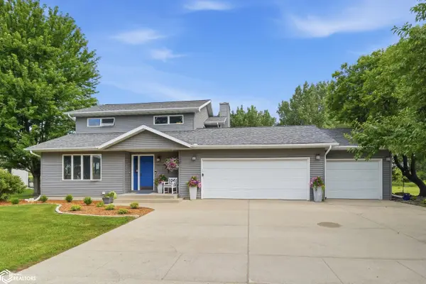 2202 16th Avenue N, Clear Lake, IA 50428