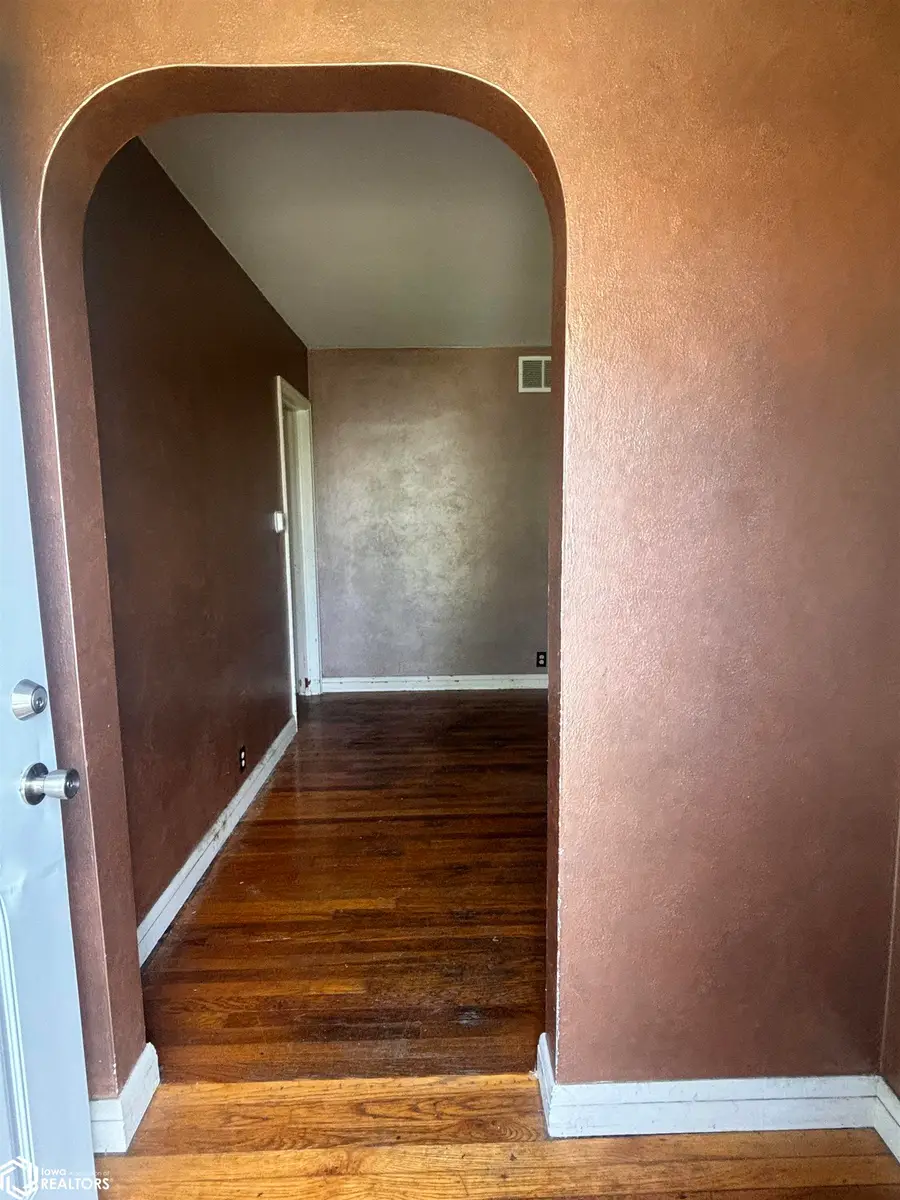 1003 S 4th Street, Fairfield, IA 52556 - #2