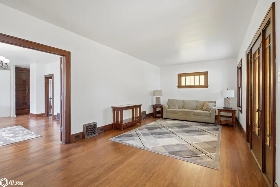1621 S 15th Street, Burlington, IA 52601 - #2