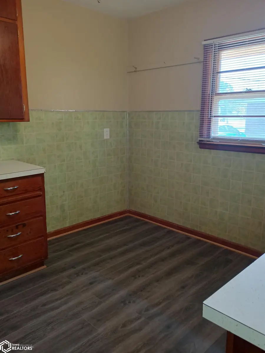 2217 Washington, Iowa Falls, IA 50126 - #2