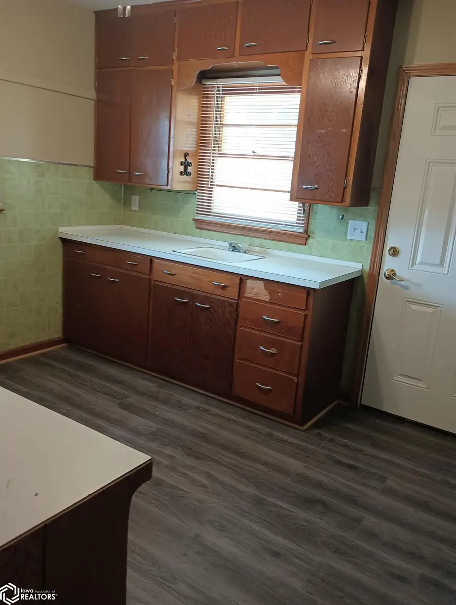2217 Washington, Iowa Falls, IA 50126 - #3
