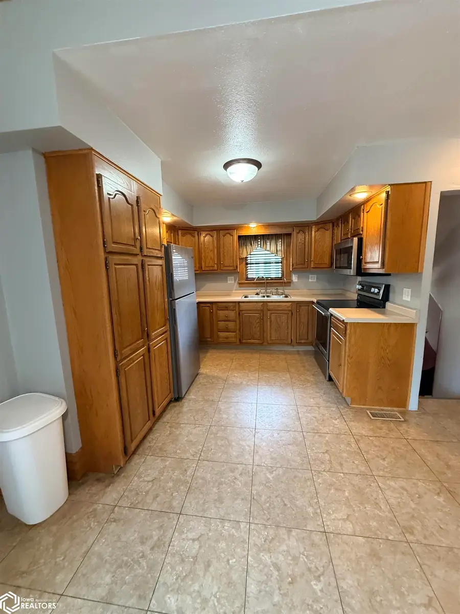 609 1st Avenue Se, Clarion, IA 50525 - #2