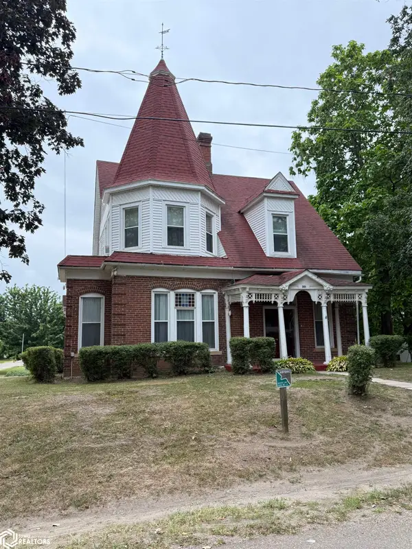 301 N 4th St, Farmington, IA 52620-8165