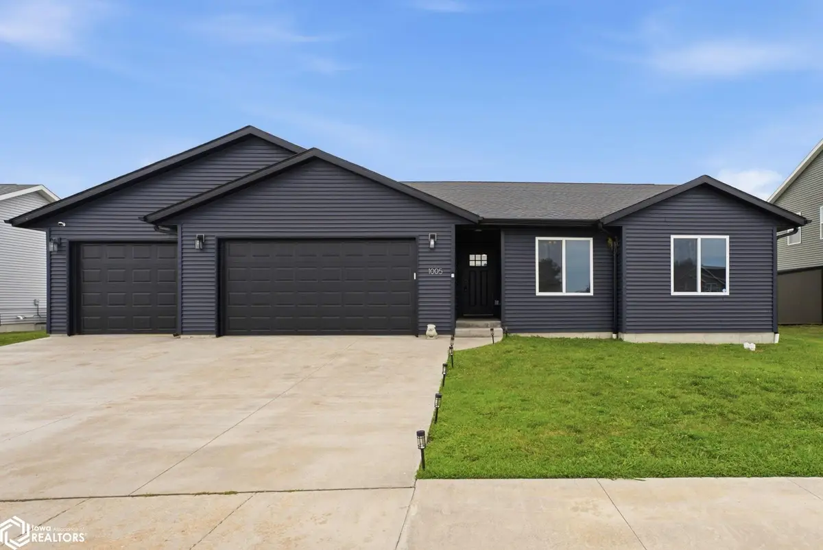 1005 S 12th Avenue, Washington, IA 52353 - #1