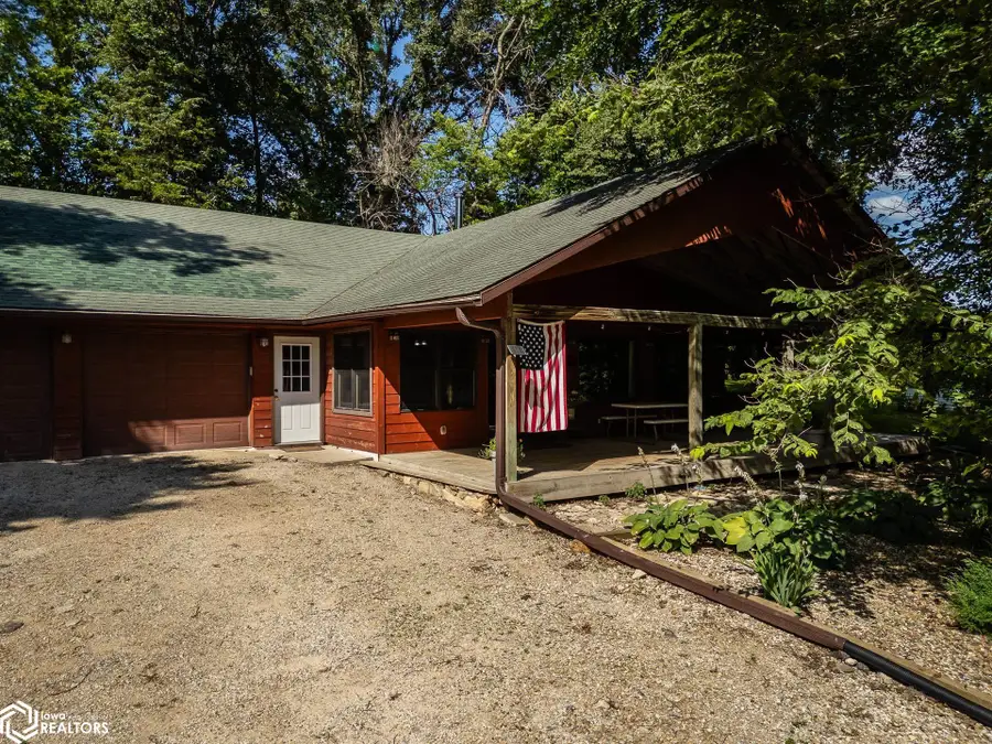 1948 Underwood Avenue, Marshalltown, IA 50158 - #3