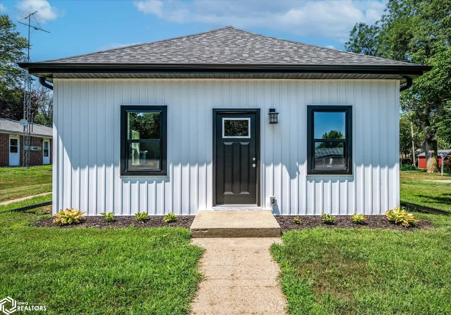 207 N Clark Street, Dow City, IA 51528 - #2