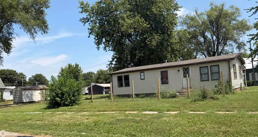 1015 B Avenue W, Oskaloosa, IA 52577 - #2