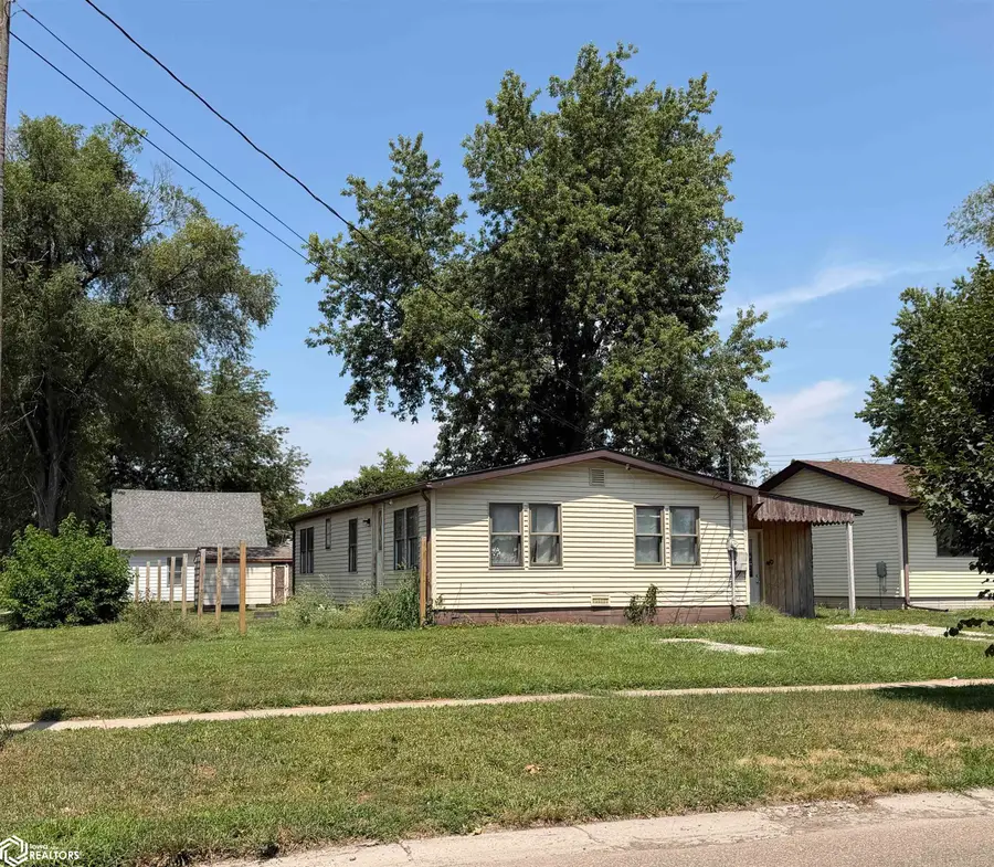 1015 B Avenue W, Oskaloosa, IA 52577 - #3