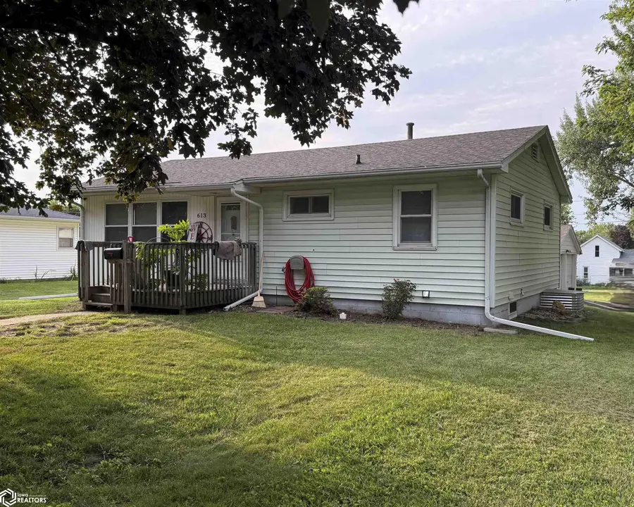 613 E College Street, Toledo, IA 52342 - #2