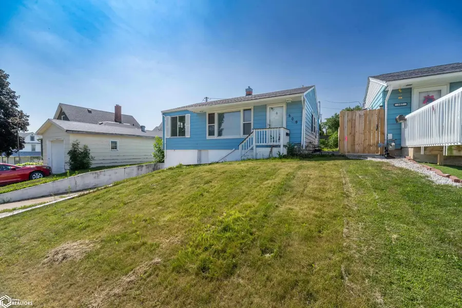 509 E Main Street, Marshalltown, IA 50158 - #2