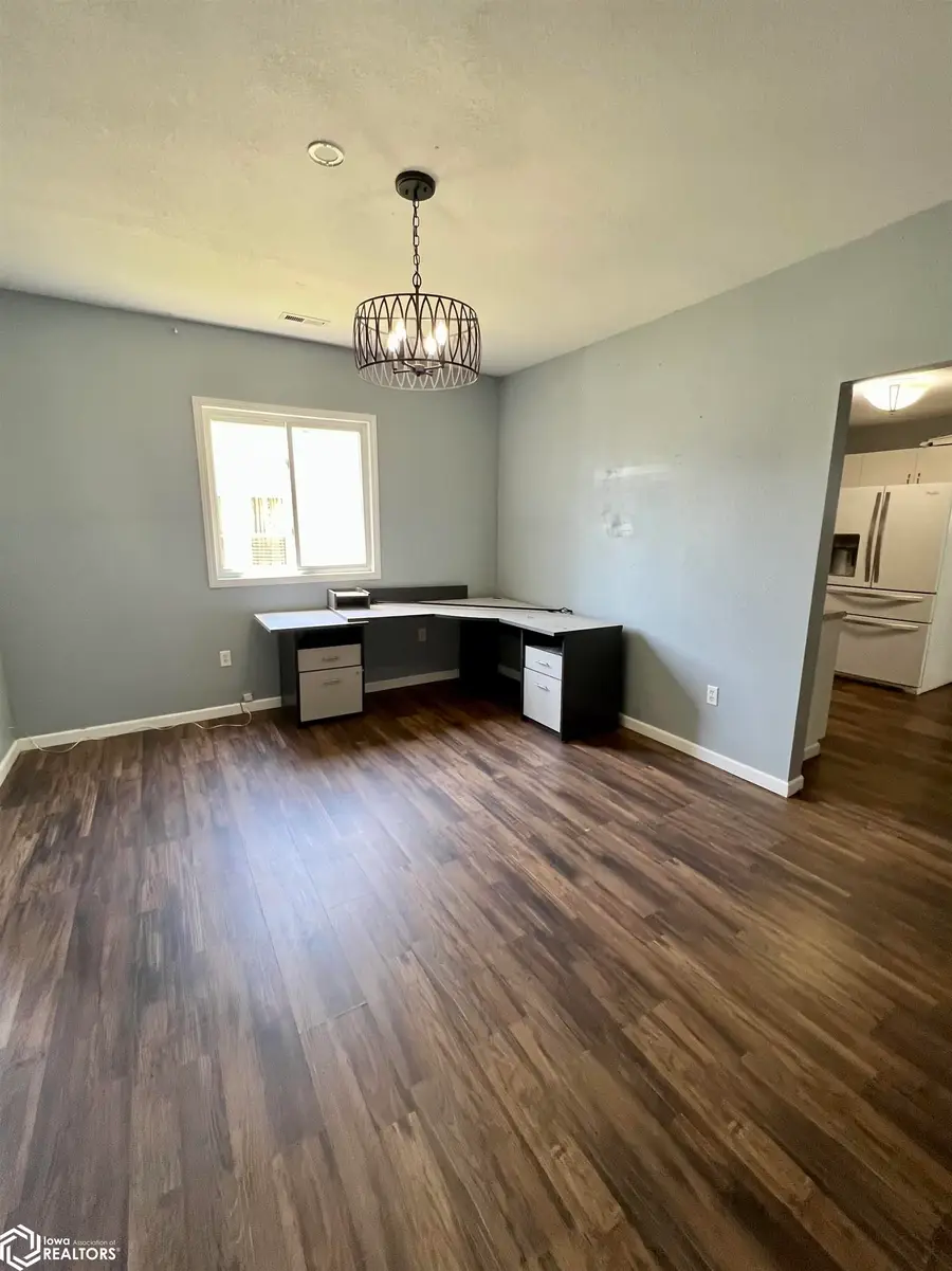 915 W Montgomery Street, Creston, IA 50801 - #3
