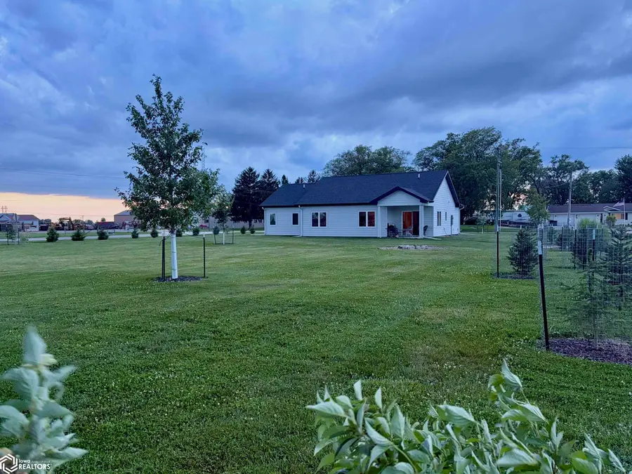 839 S 3rd Street, Montezuma, IA 50171 - #2