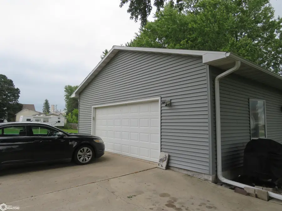 909 South Street, Mallard, IA 50562 - #3