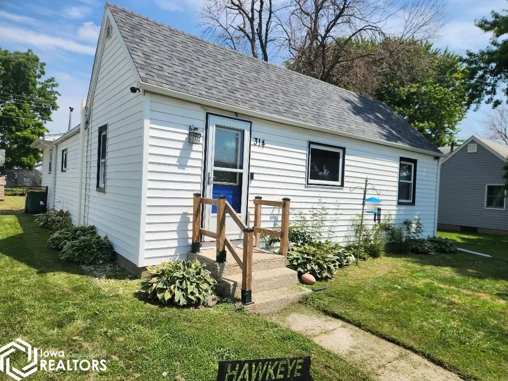314 E 1st Street, Kanawha, IA 50447 - #1
