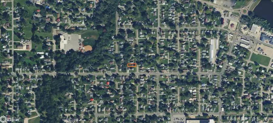 411 N Quincy Avenue, Ottumwa, IA 52501 - #2
