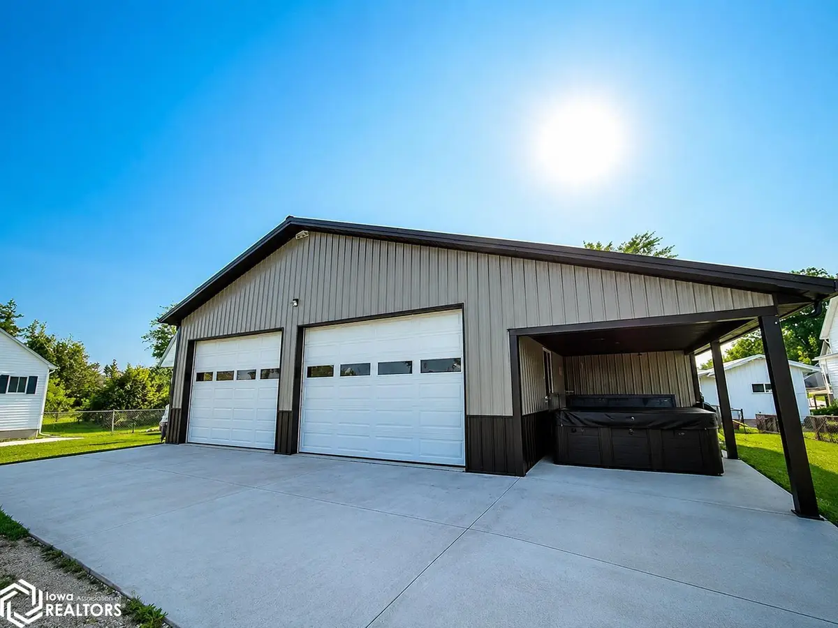 911 Mills Street, Brooklyn, IA 52211 - #1